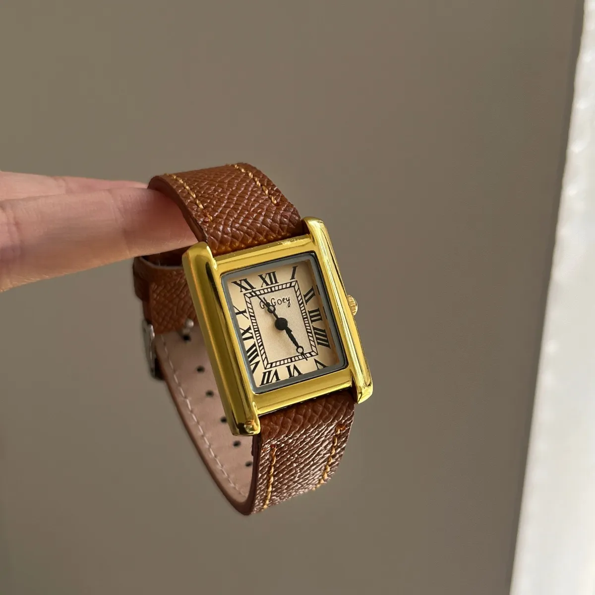 Square Women's Wrist Watch Retro Tank Style with Lychee Pattern Leather Belt, Elegant Quartz Analog Watch for Ladies and Girls showcase 5