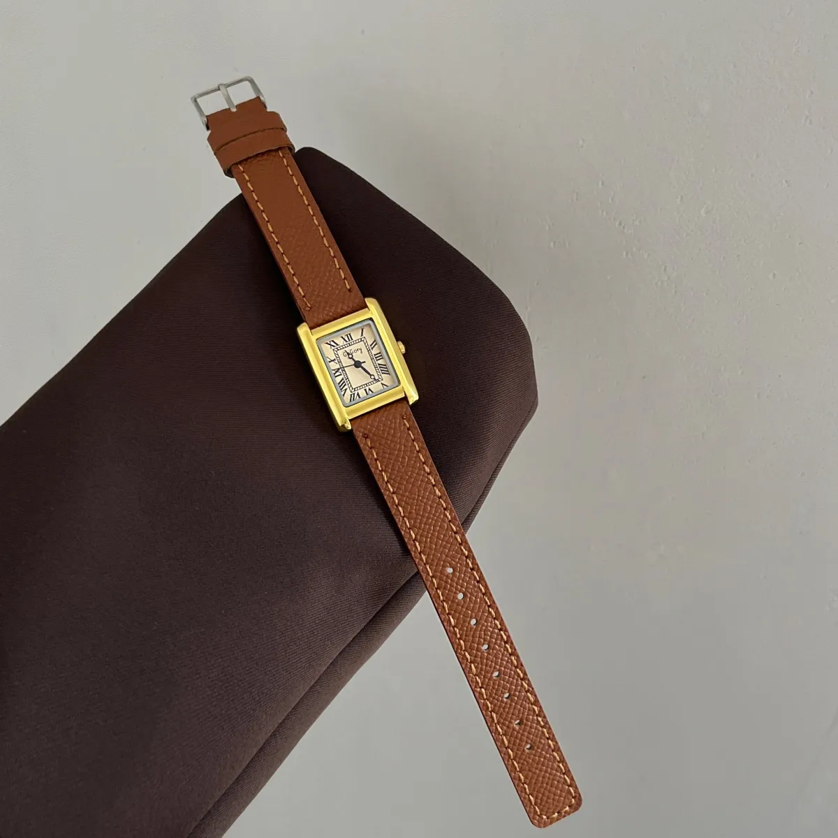 Square Women's Wrist Watch Retro Tank Style with Lychee Pattern Leather Belt, Elegant Quartz Analog Watch for Ladies and Girls showcase 4