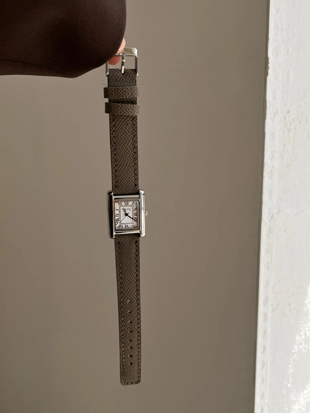 Square Women's Wrist Watch Retro Tank Style with Lychee Pattern Leather Belt, Elegant Quartz Analog Watch for Ladies and Girls showcase 1