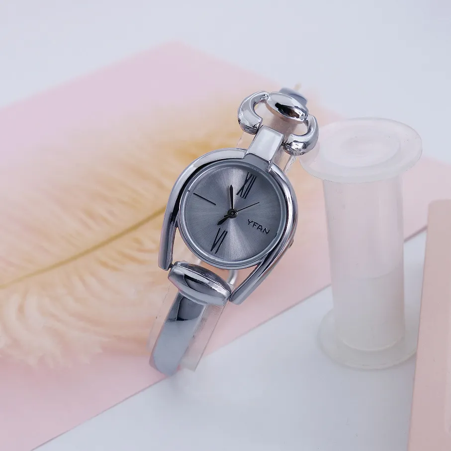 Women's Retro Button Ring Watch - Fashion Temperament Bracelet Watch - Casual Quartz Wristwatch for Ladies thumbnail 3