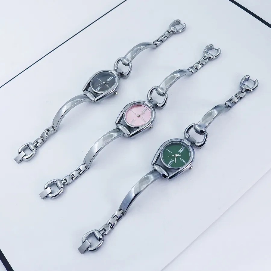 Women's Retro Button Ring Watch - Fashion Temperament Bracelet Watch - Casual Quartz Wristwatch for Ladies showcase 14
