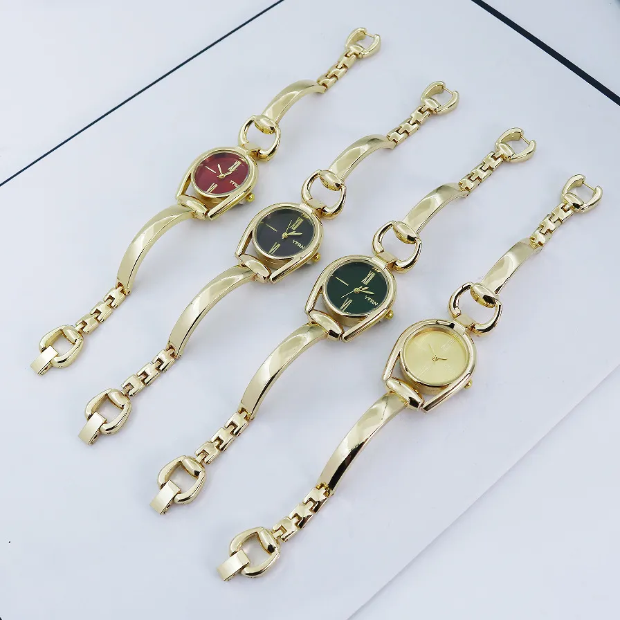 Women's Retro Button Ring Watch - Fashion Temperament Bracelet Watch - Casual Quartz Wristwatch for Ladies showcase 15