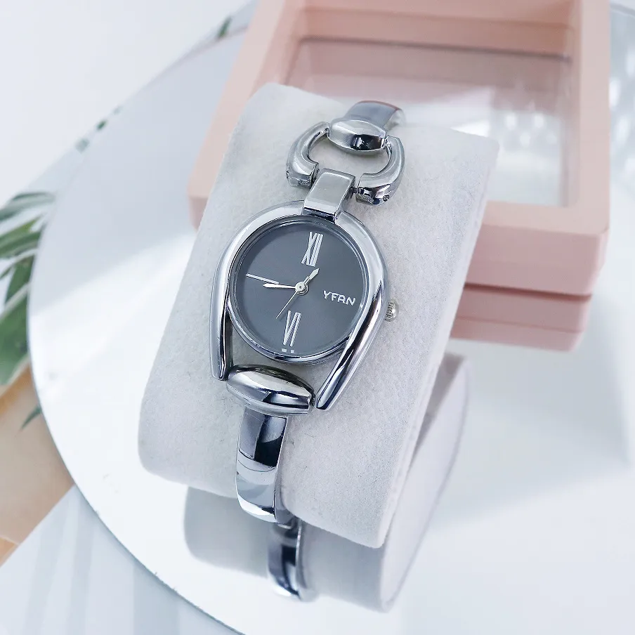 Women's Retro Button Ring Watch - Fashion Temperament Bracelet Watch - Casual Quartz Wristwatch for Ladies thumbnail 7