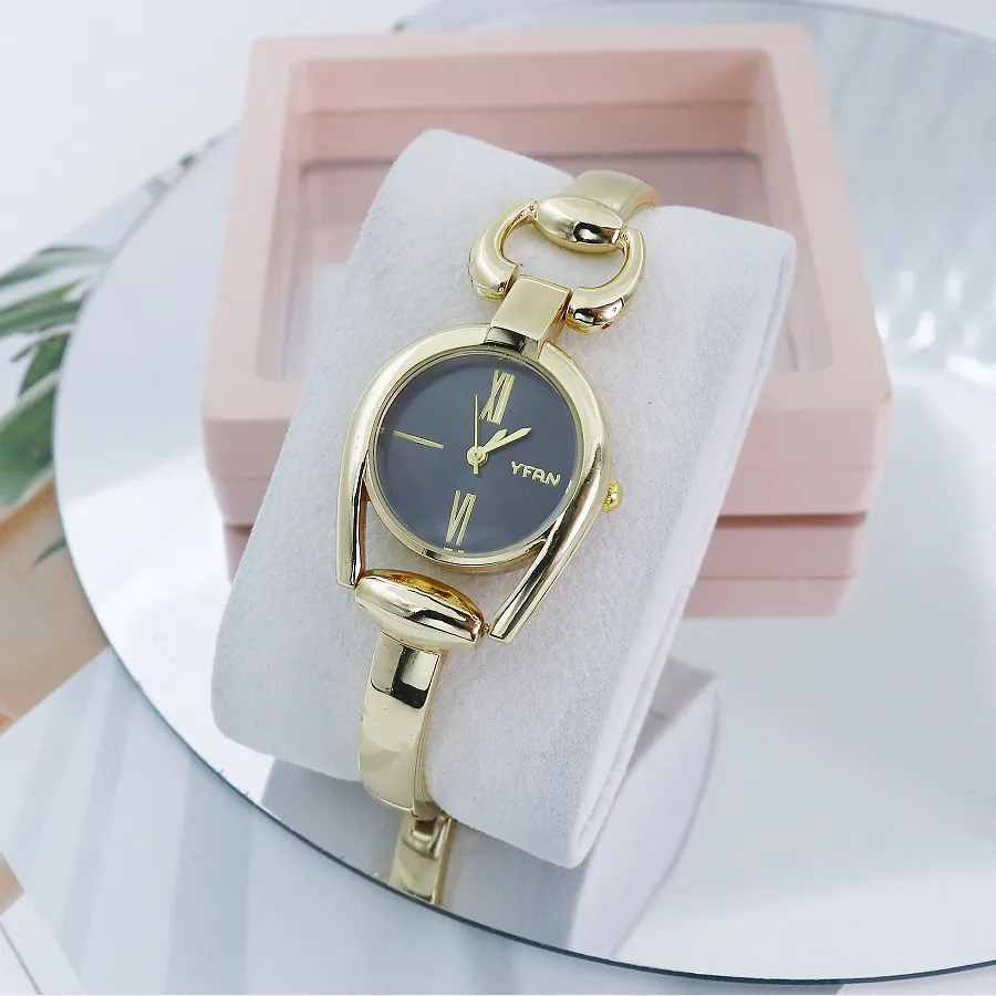 Women's Retro Button Ring Watch - Fashion Temperament Bracelet Watch - Casual Quartz Wristwatch for Ladies showcase 11