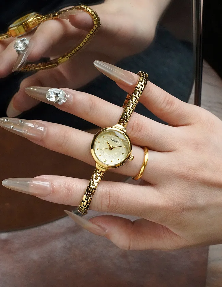 Gold Women's Quartz Bracelet Watch Waterproof Small Exquisite Luxury Niche Second-Hand Style Versatile Wristwatch for Ladies Fashion showcase 2