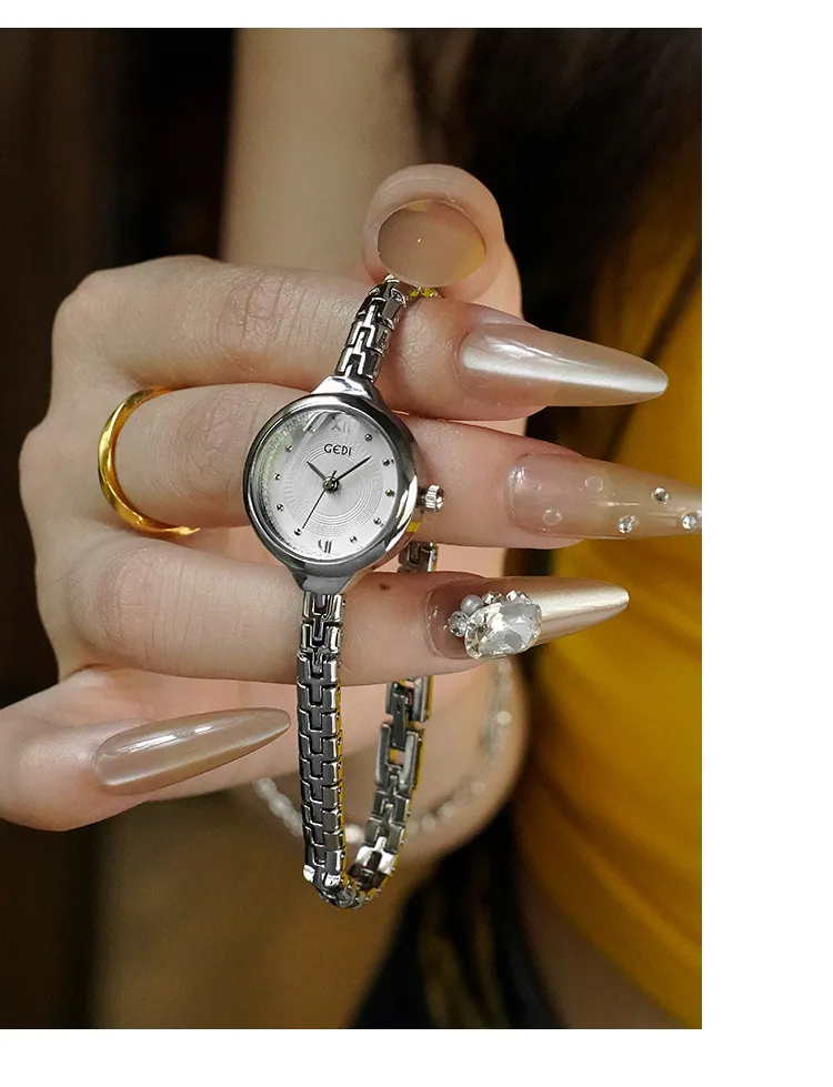 Gold Women's Quartz Bracelet Watch Waterproof Small Exquisite Luxury Niche Second-Hand Style Versatile Wristwatch for Ladies Fashion showcase 9