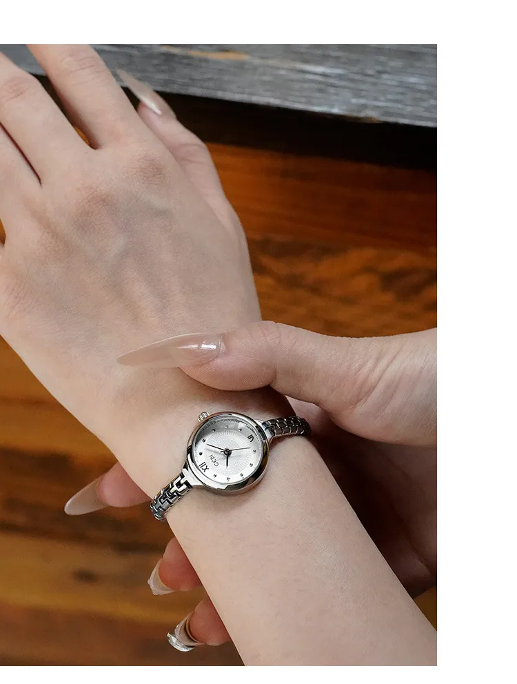 Gold Women's Quartz Bracelet Watch Waterproof Small Exquisite Luxury Niche Second-Hand Style Versatile Wristwatch for Ladies Fashion showcase 17