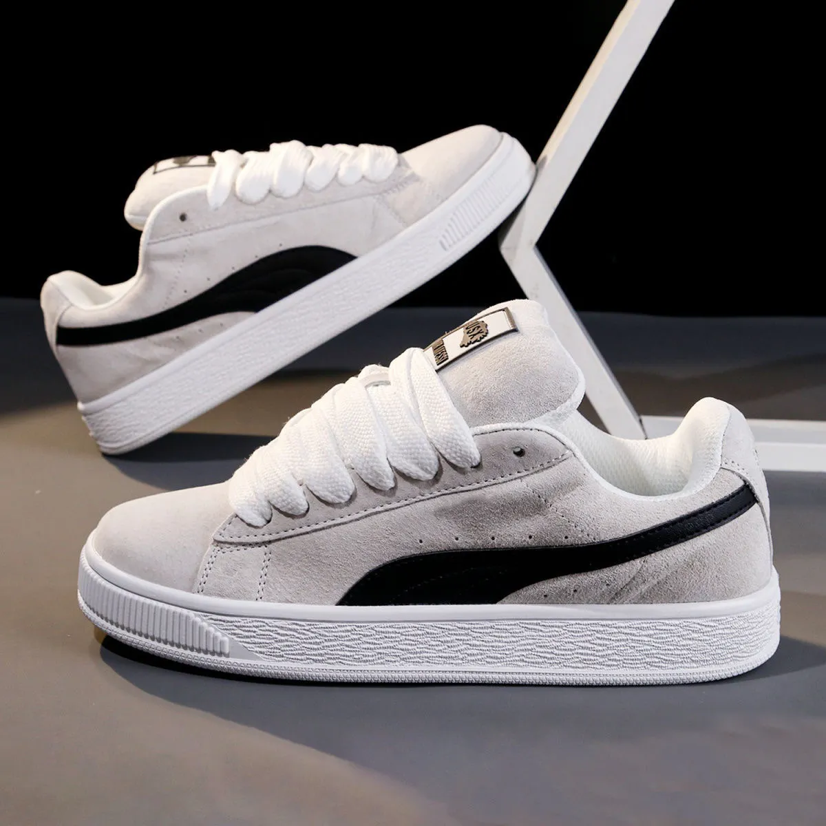 Men's and Women's Casual Loafers Sneakers - Low Top Thick Soled Fashion Shoes - Trendy Retro White Shoes for Couples showcase 6