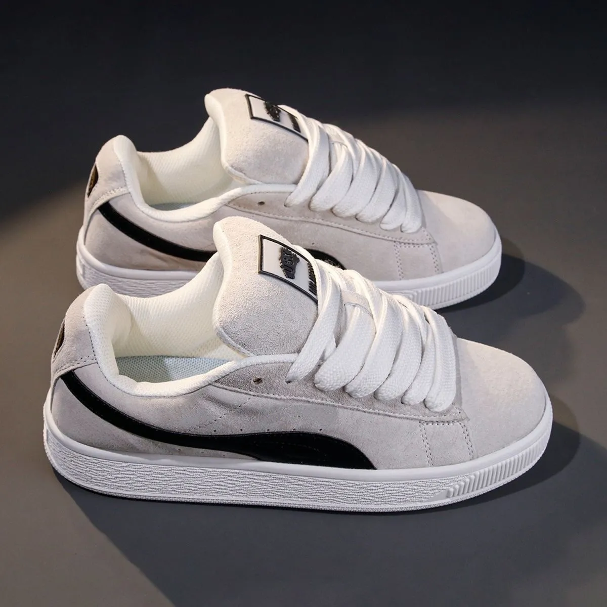 Men's and Women's Casual Loafers Sneakers - Low Top Thick Soled Fashion Shoes - Trendy Retro White Shoes for Couples showcase 4