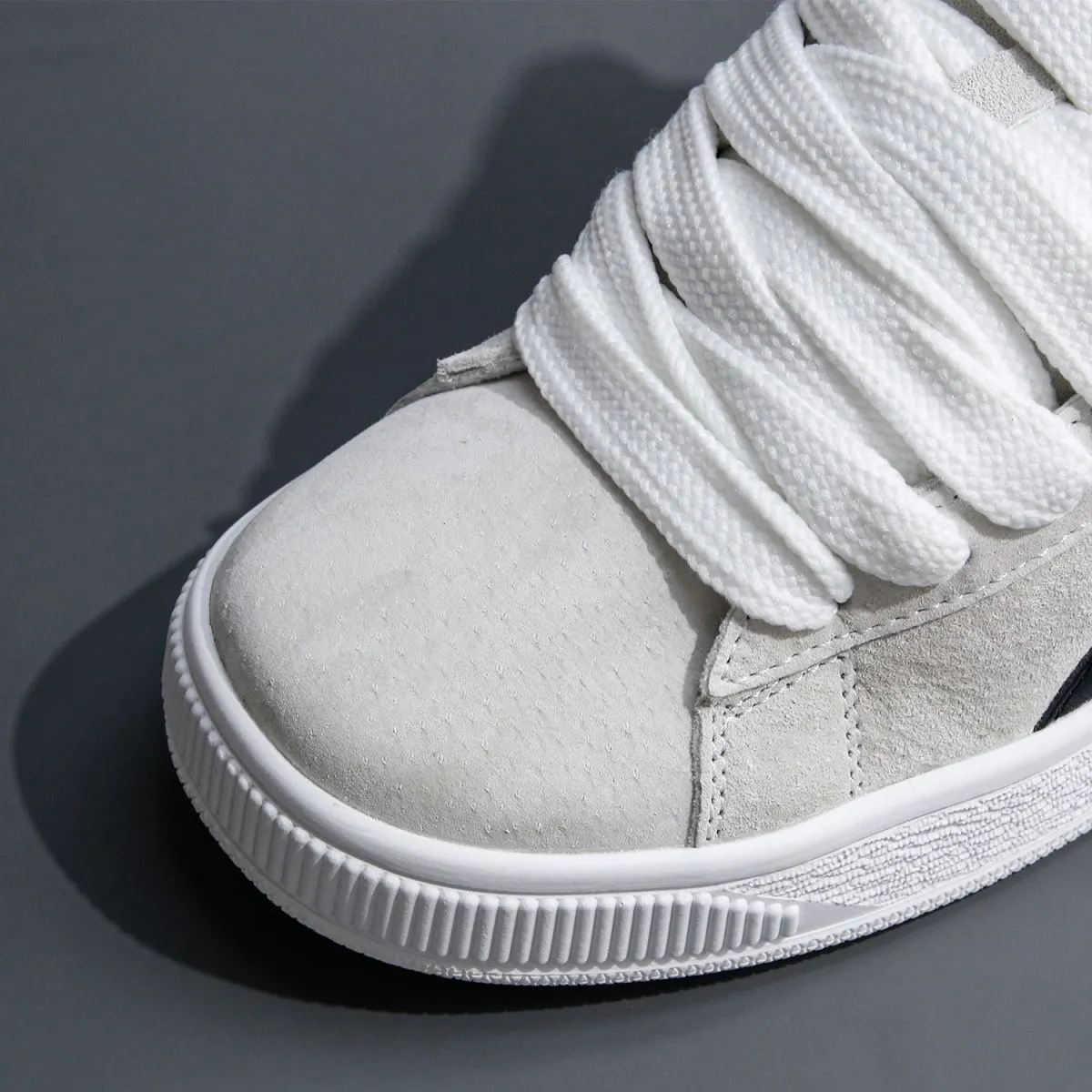 Men's and Women's Casual Loafers Sneakers - Low Top Thick Soled Fashion Shoes - Trendy Retro White Shoes for Couples showcase 12