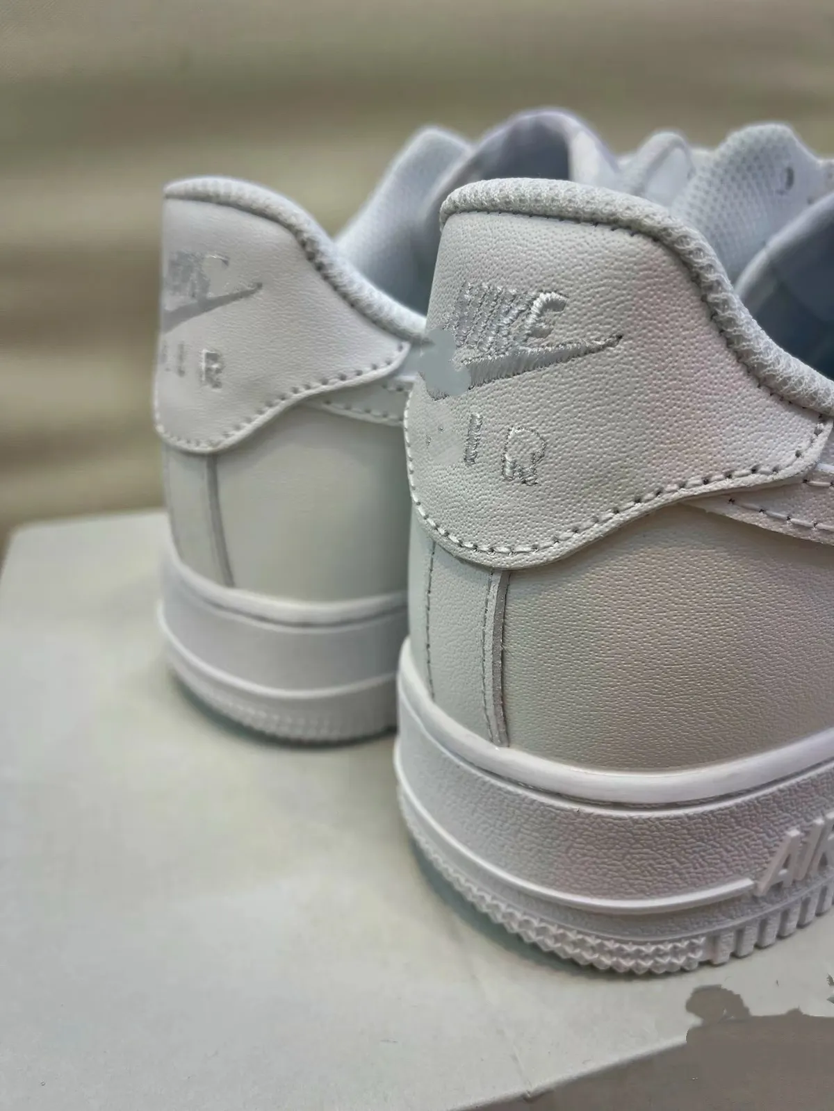 Unisex White Sneakers - Breathable Low-Cut Sports Shoes for Men & Women - Trendy Casual All-Season Fashion Footwear showcase 14