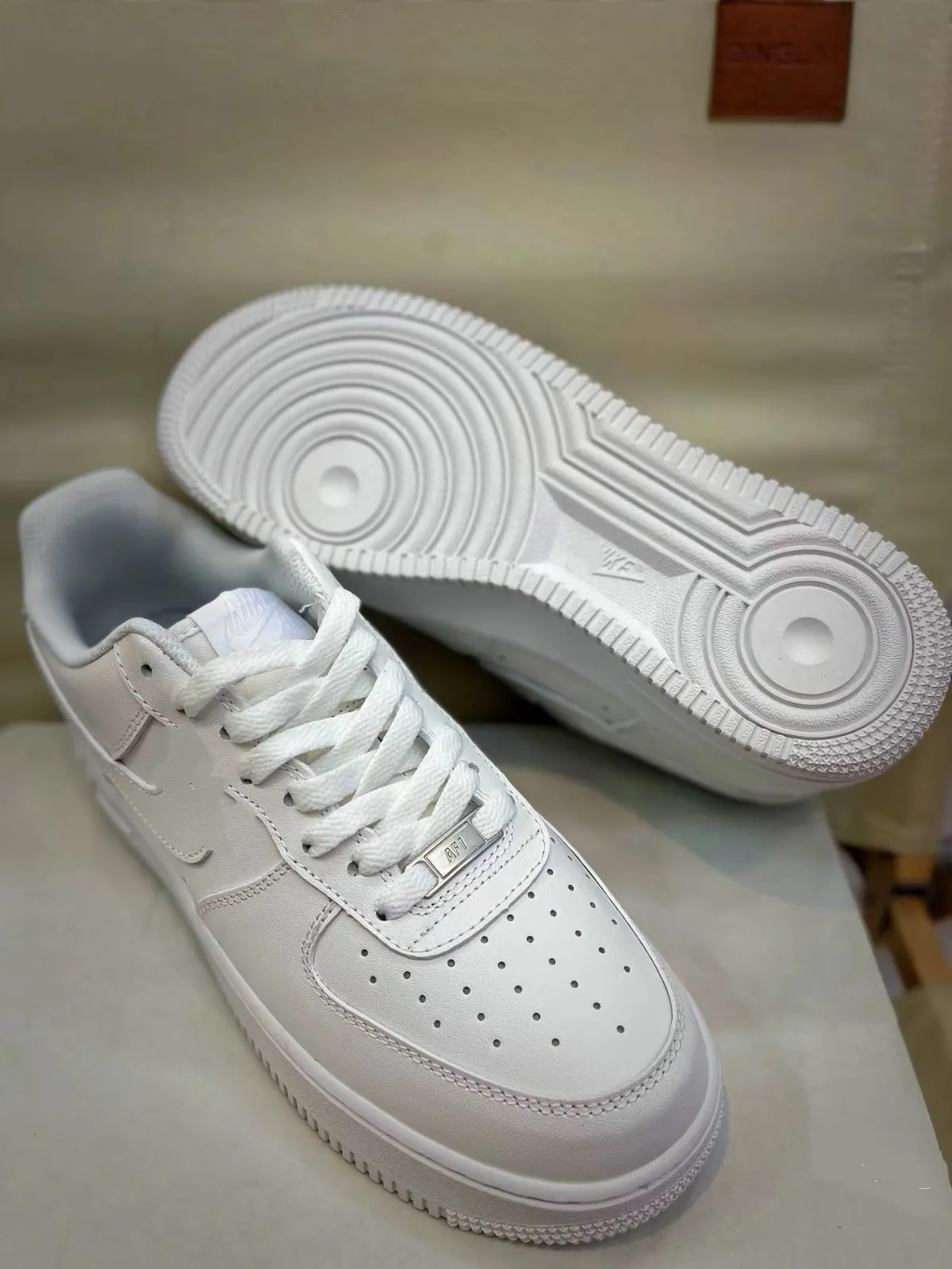 Unisex White Sneakers - Breathable Low-Cut Sports Shoes for Men & Women - Trendy Casual All-Season Fashion Footwear showcase 11