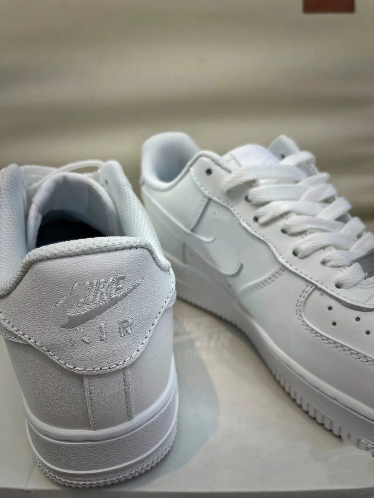 Unisex White Sneakers - Breathable Low-Cut Sports Shoes for Men & Women - Trendy Casual All-Season Fashion Footwear showcase 10