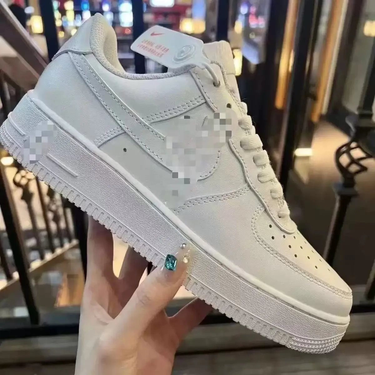 Unisex White Sneakers - Breathable Low-Cut Sports Shoes for Men & Women - Trendy Casual All-Season Fashion Footwear thumbnail 2