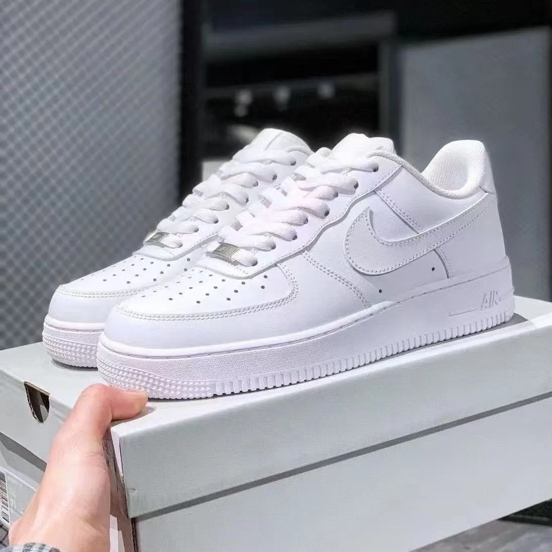 Unisex White Sneakers - Breathable Low-Cut Sports Shoes for Men & Women - Trendy Casual All-Season Fashion Footwear thumbnail 4