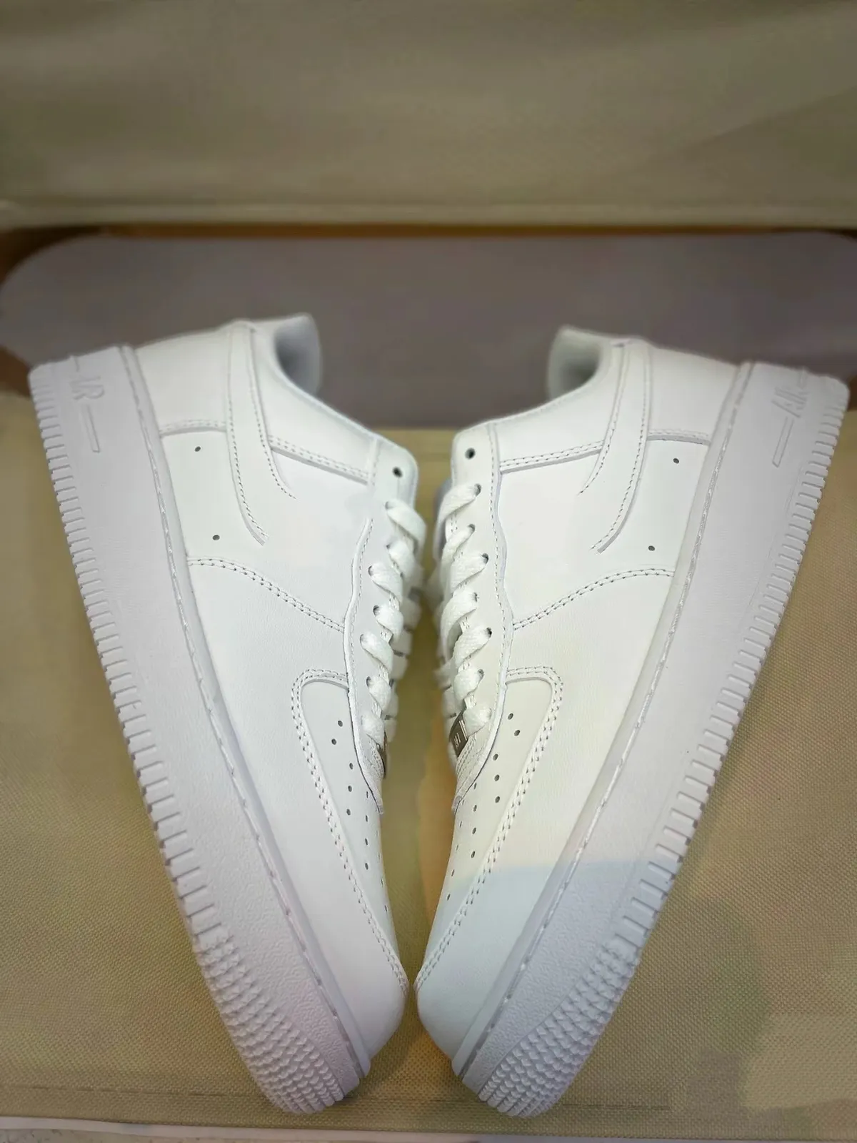 Unisex White Sneakers - Breathable Low-Cut Sports Shoes for Men & Women - Trendy Casual All-Season Fashion Footwear showcase 15