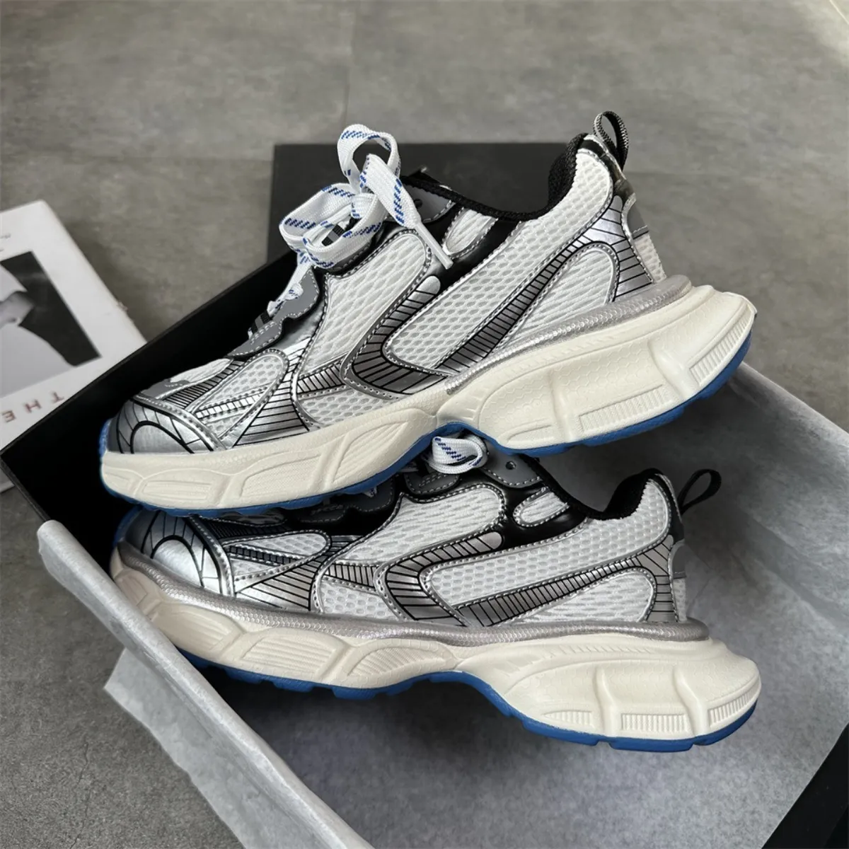 Men's Chunky Sneakers Fashion Street Style Dad Shoes Lightweight Thick Sole Casual Sports Shoes Couple Sneakers showcase 2