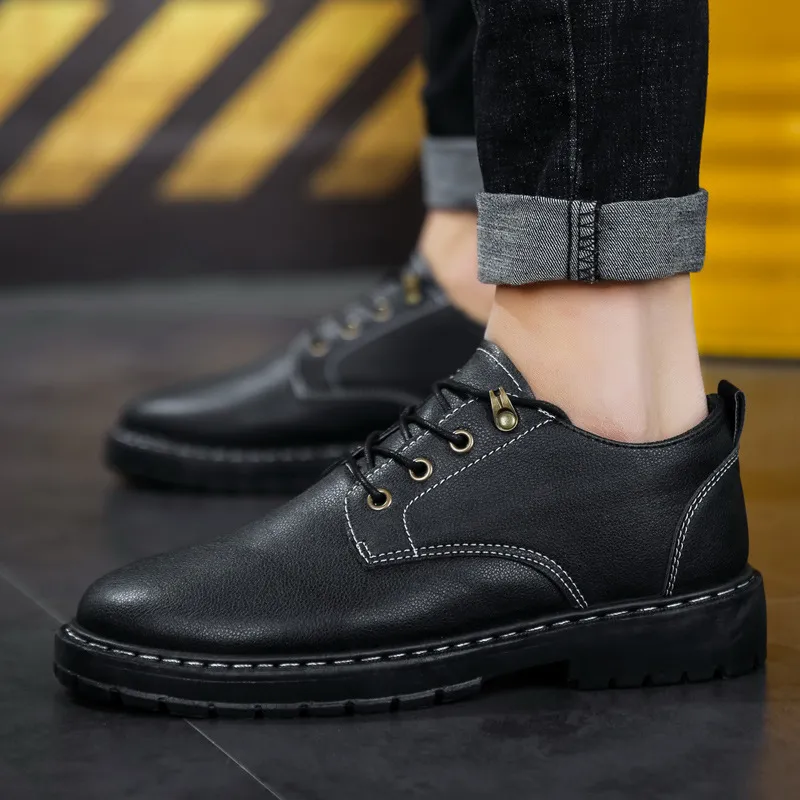 Men's Leather Work Shoes Non-Slip Waterproof Oil-Proof Chef Shoes Casual Kitchen Safety Footwear Martin Labor Protection Summer thumbnail 1