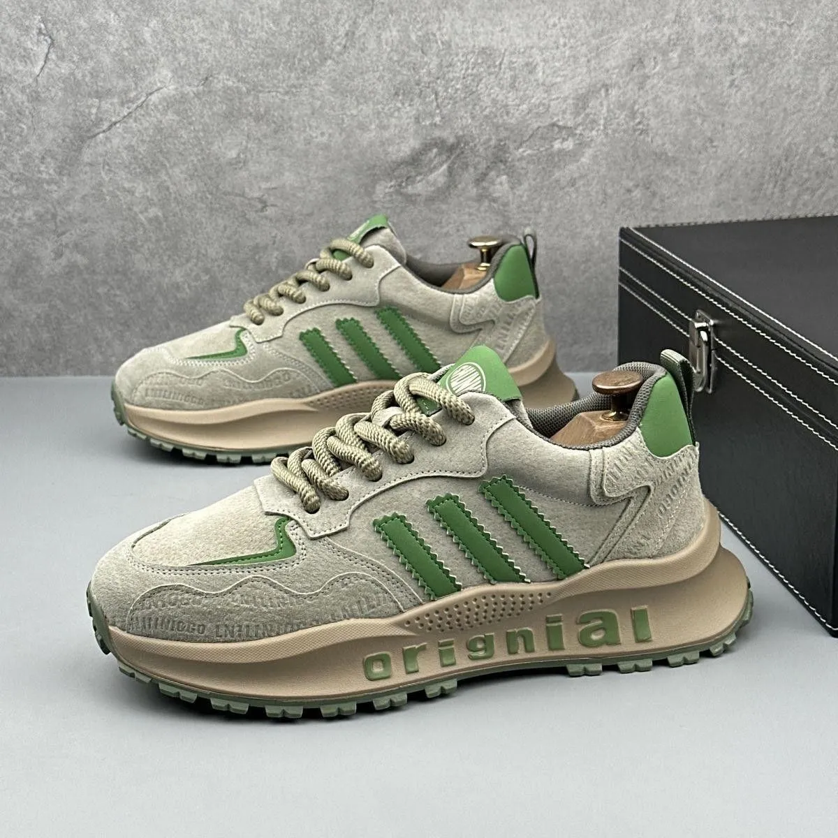 Men's Chunky Sneakers Platform Height Increasing Casual Sports Shoes Retro Style Lace-Up Walking Trainers Fashionable Dad Shoes for Men showcase 7