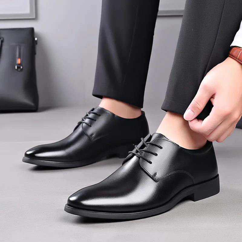 Men's Plus Size Leather Formal Shoes Wholesale: Korean Lace-Up Black Work Shoes for Professionals, Comfortable and Durable thumbnail 3