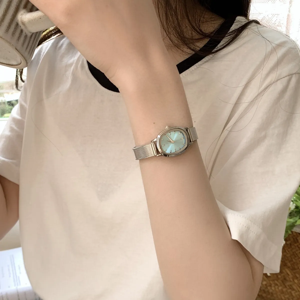 Elegant Oval Women's Watch Retro Style | Exquisite Small Dial Wristwatch for Students & Ladies | Simple Luxury Niche Pointer Design | Fashionable Timepiece thumbnail 1