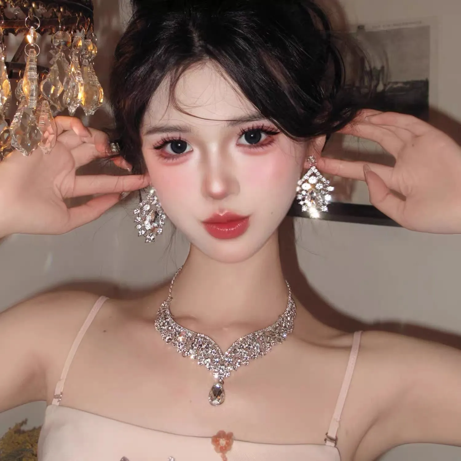 Sparkling Diamond Tassel Necklace and Earrings Set - Women's Luxury Jewelry Set - Elegant Court Style Lockbone Chain - Niche Design Neck Accessories thumbnail 10