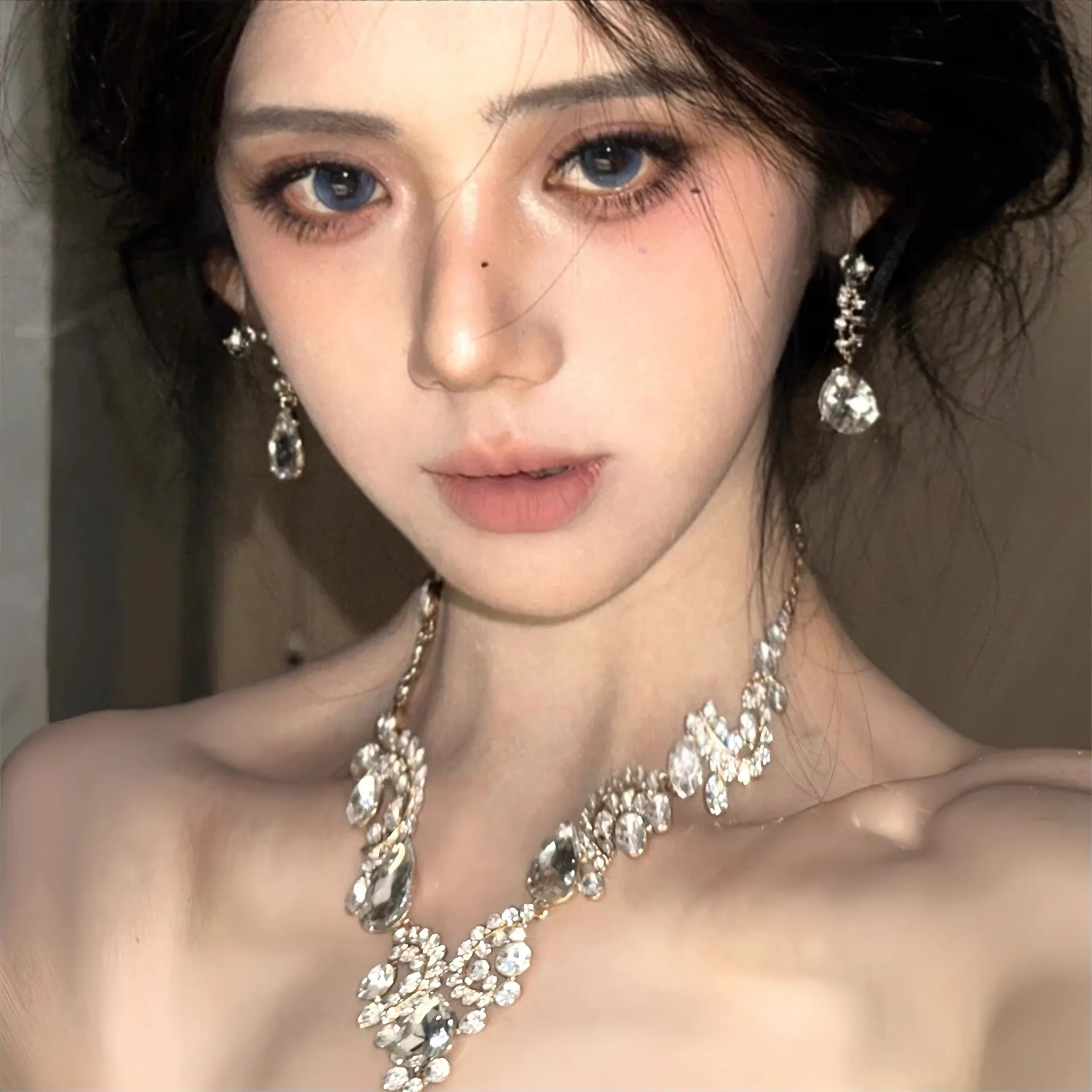 Sparkling Diamond Tassel Necklace and Earrings Set - Women's Luxury Jewelry Set - Elegant Court Style Lockbone Chain - Niche Design Neck Accessories thumbnail 3