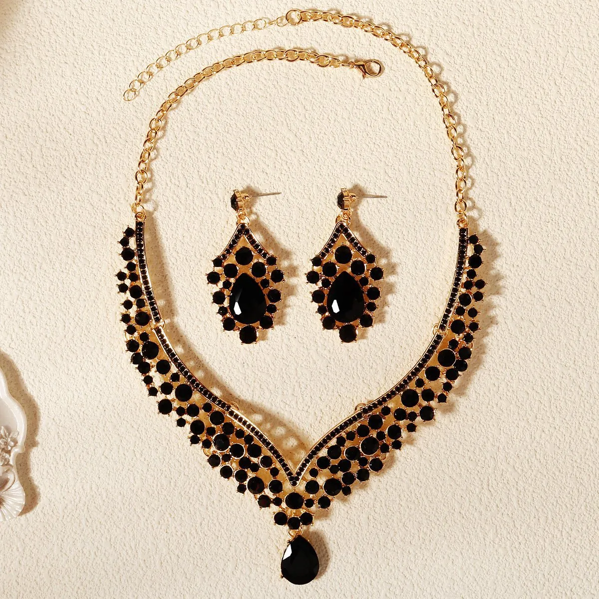Rhinestone Jewelry Set for Women - European American Style Necklace and Earrings - Exaggerated Retro Alloy Fashion Jewelry Set thumbnail 6