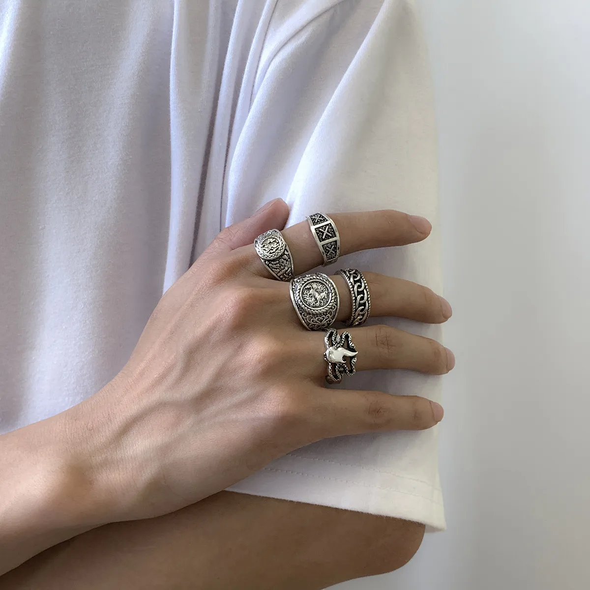Men's Vintage Metal Rings Set - Retro Totem Geometric Design, Cool Trendy Rings for Men, 5-Piece Set, Fashion Jewelry Accessories thumbnail 1
