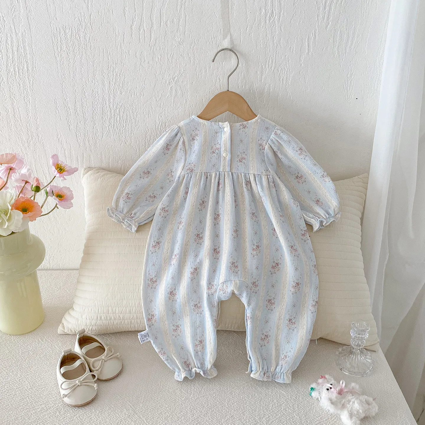 Infant Floral Jumpsuit with Doll Collar - Autumn Style Baby Girl Romper - Fashionable One-Piece Bodysuit with Bag Fart Design thumbnail 4
