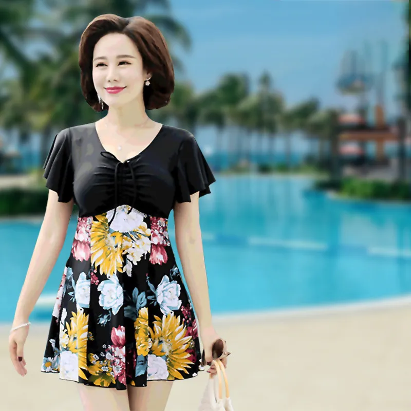 Women's One-Piece Swimsuit - Plus Size Conservative Slimming Printed Korean Style Bathing Suit for Beach, Hot Springs, and Swimming Pools thumbnail 3