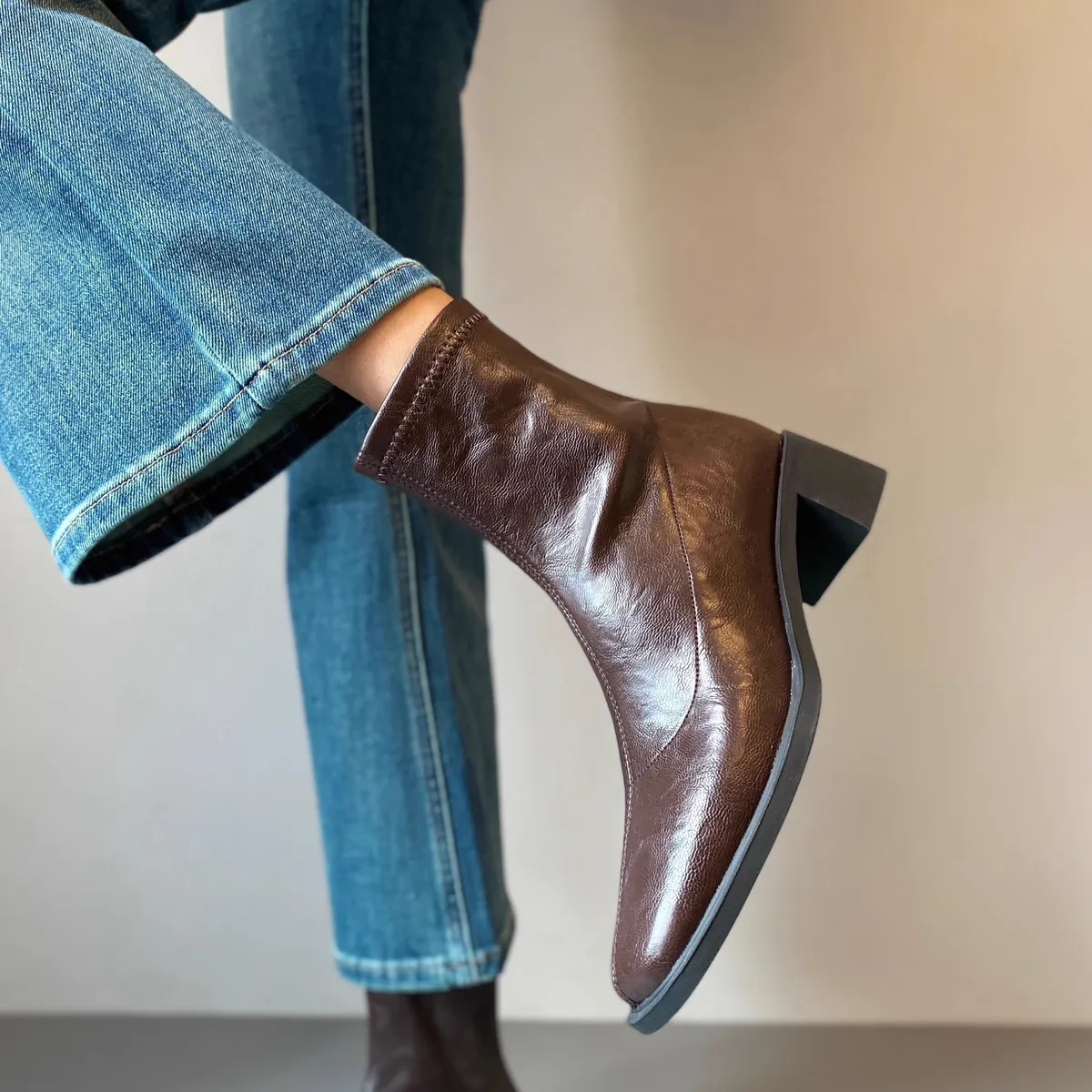 Women's Genuine Leather Ankle Boots Cowhide Thick Heel Square Toe British Style Pleated Black Elastic Slim Fit Autumn Winter Fashion Boots showcase 19