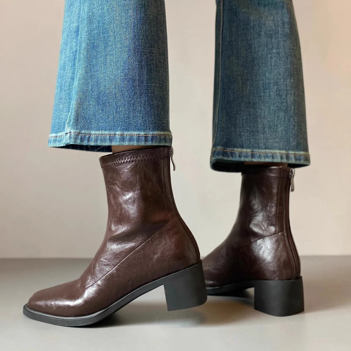 Women's Genuine Leather Ankle Boots Cowhide Thick Heel Square Toe British Style Pleated Black Elastic Slim Fit Autumn Winter Fashion Boots showcase 18