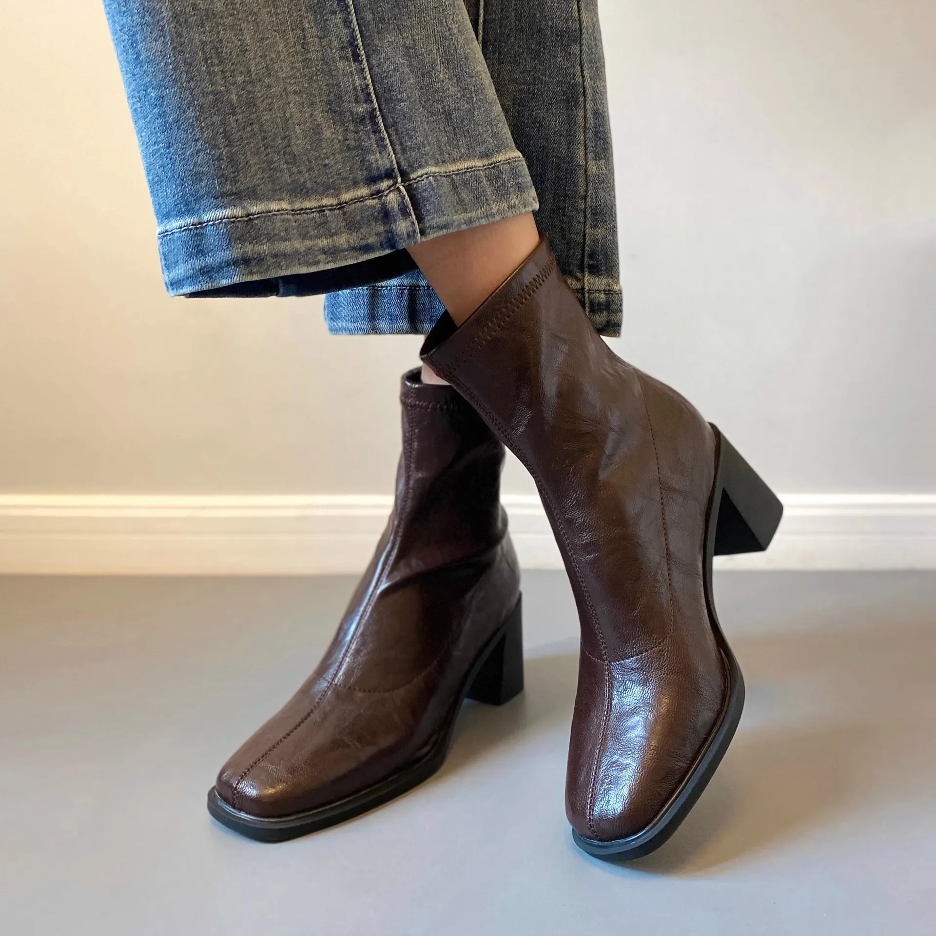 Women's Genuine Leather Ankle Boots Cowhide Thick Heel Square Toe British Style Pleated Black Elastic Slim Fit Autumn Winter Fashion Boots thumbnail 3