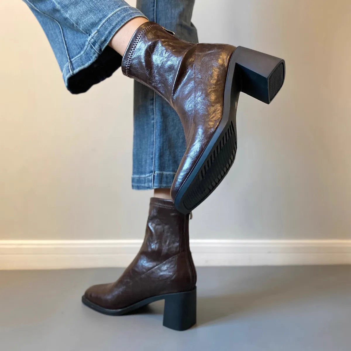 Women's Genuine Leather Ankle Boots Cowhide Thick Heel Square Toe British Style Pleated Black Elastic Slim Fit Autumn Winter Fashion Boots showcase 10
