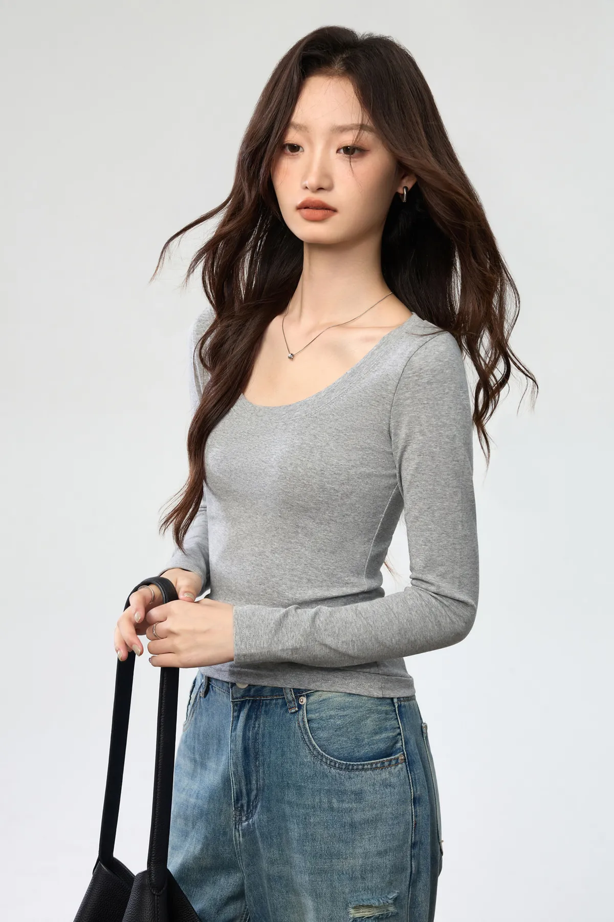 Women's Combed Cotton Long Sleeve T-Shirt - U-Neck Slim Fit Versatile Top for Autumn, Simple Solid Color Undershirt showcase 8