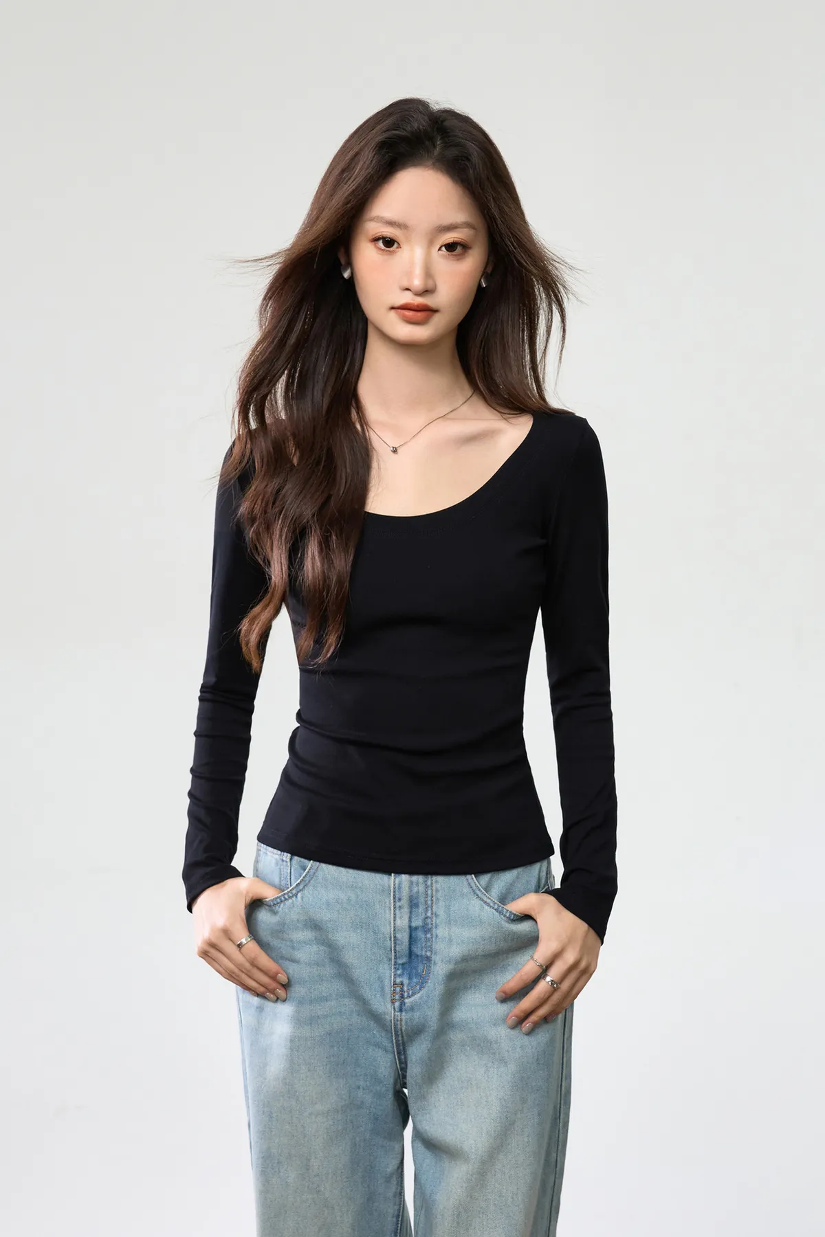 Women's Combed Cotton Long Sleeve T-Shirt - U-Neck Slim Fit Versatile Top for Autumn, Simple Solid Color Undershirt showcase 13