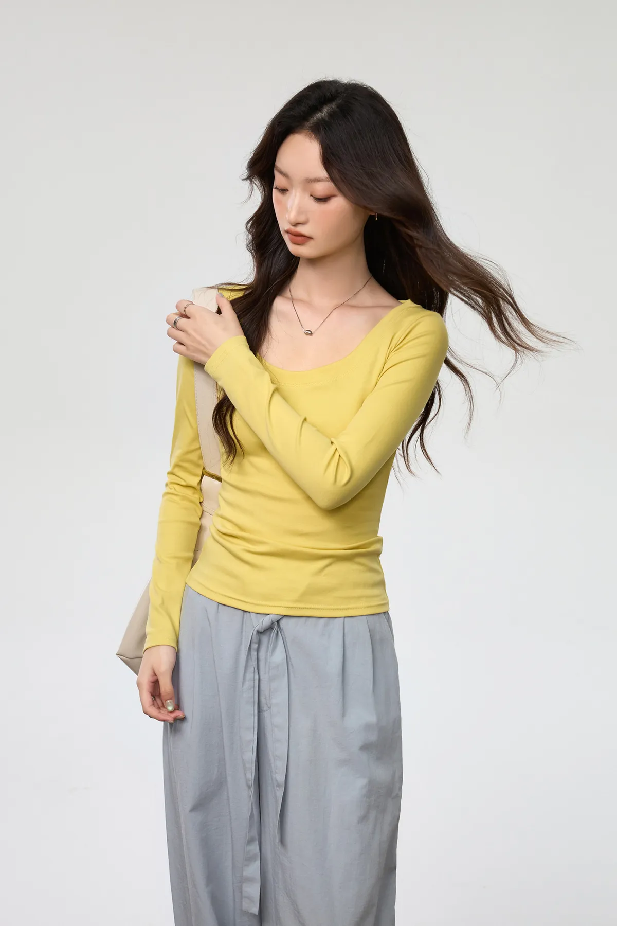 Women's Combed Cotton Long Sleeve T-Shirt - U-Neck Slim Fit Versatile Top for Autumn, Simple Solid Color Undershirt showcase 14