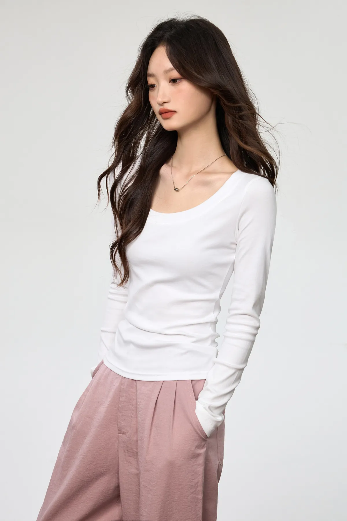 Women's Combed Cotton Long Sleeve T-Shirt - U-Neck Slim Fit Versatile Top for Autumn, Simple Solid Color Undershirt showcase 6