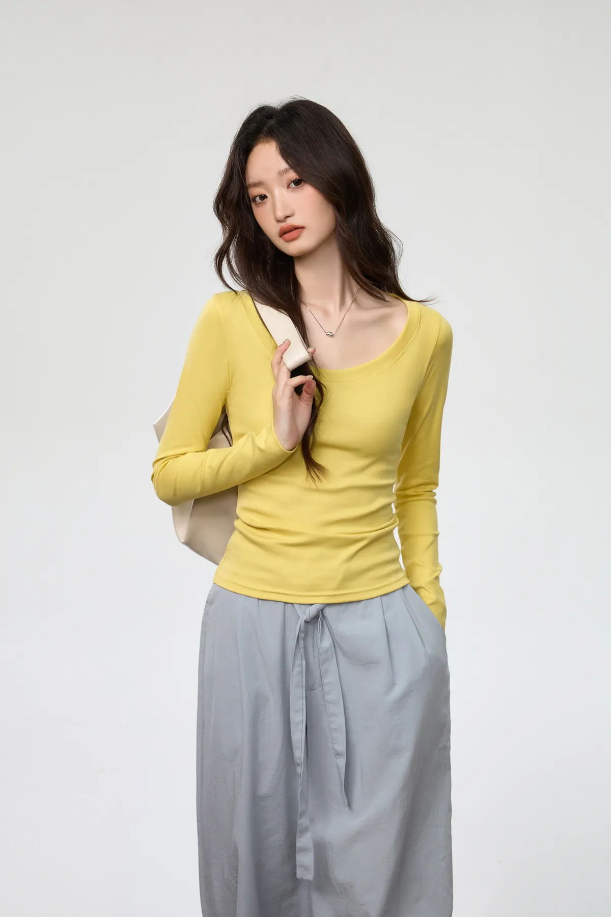 Women's Combed Cotton Long Sleeve T-Shirt - U-Neck Slim Fit Versatile Top for Autumn, Simple Solid Color Undershirt showcase 7