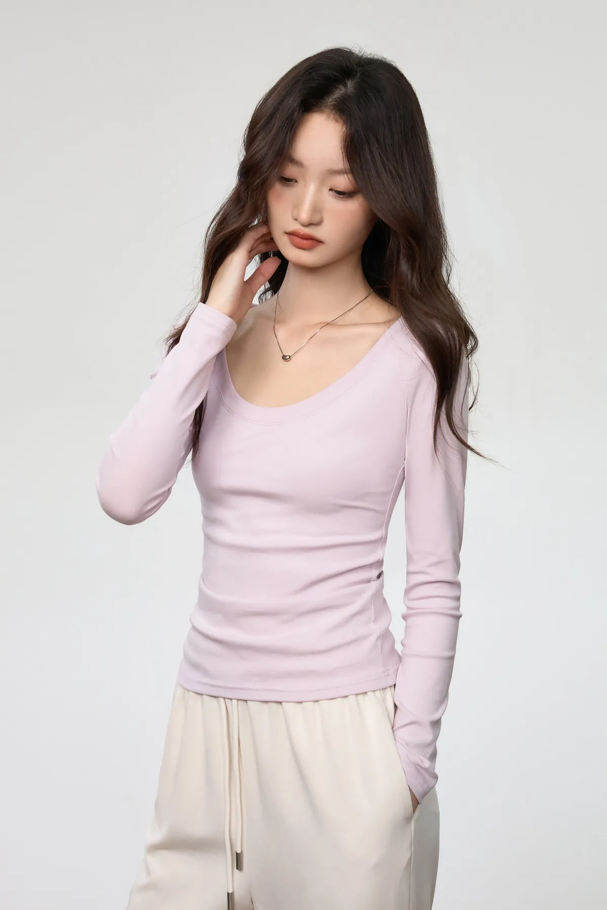Women's Combed Cotton Long Sleeve T-Shirt - U-Neck Slim Fit Versatile Top for Autumn, Simple Solid Color Undershirt showcase 17