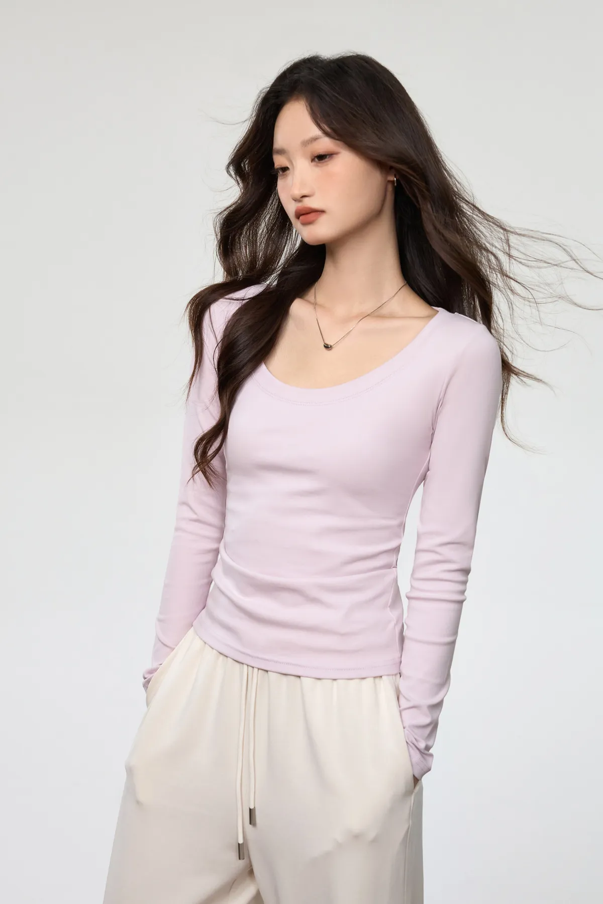 Women's Combed Cotton Long Sleeve T-Shirt - U-Neck Slim Fit Versatile Top for Autumn, Simple Solid Color Undershirt showcase 1
