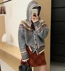 Women's Korean Style Polka Dot Knitted Cardigan Jacket - Soft, Versatile Autumn Winter Fashion Sweater Top showcase 7