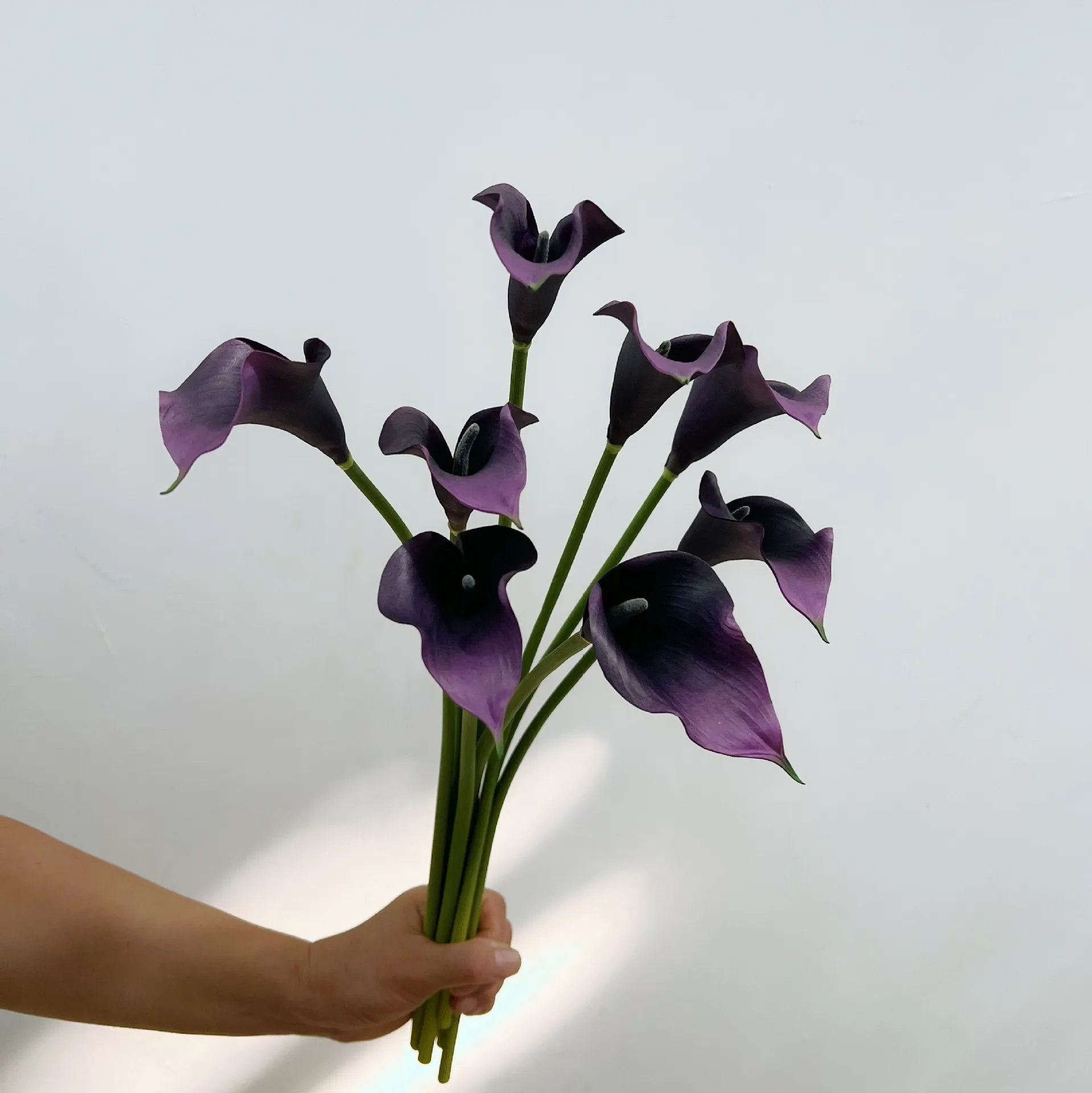 Artificial Calla Lily Flowers for Wedding Home Decoration - Single Stem Real Touch Faux Floral Arrangement Accessories Photography Props thumbnail 3