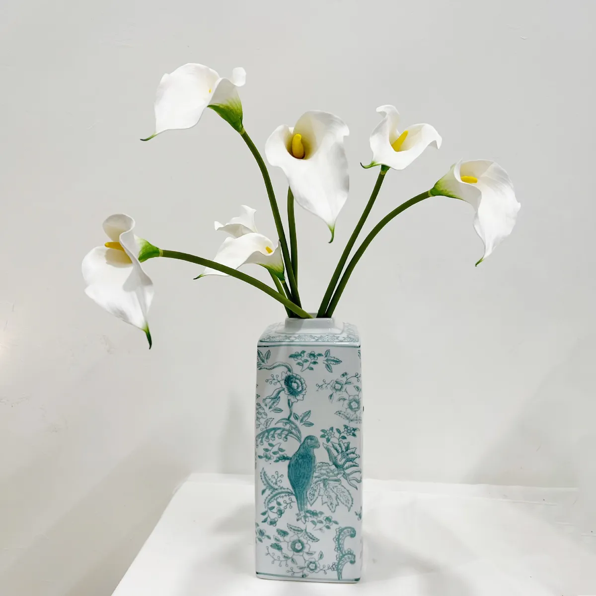 Artificial Calla Lily Flowers for Wedding Home Decoration - Single Stem Real Touch Faux Floral Arrangement Accessories Photography Props showcase 20