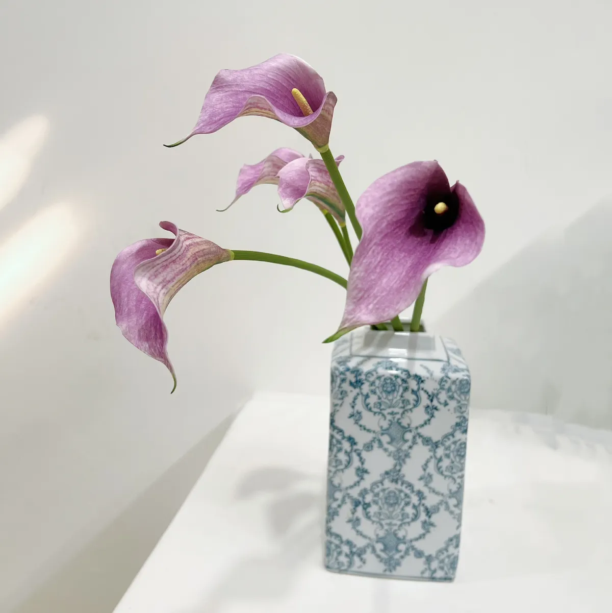 Artificial Calla Lily Flowers for Wedding Home Decoration - Single Stem Real Touch Faux Floral Arrangement Accessories Photography Props showcase 6