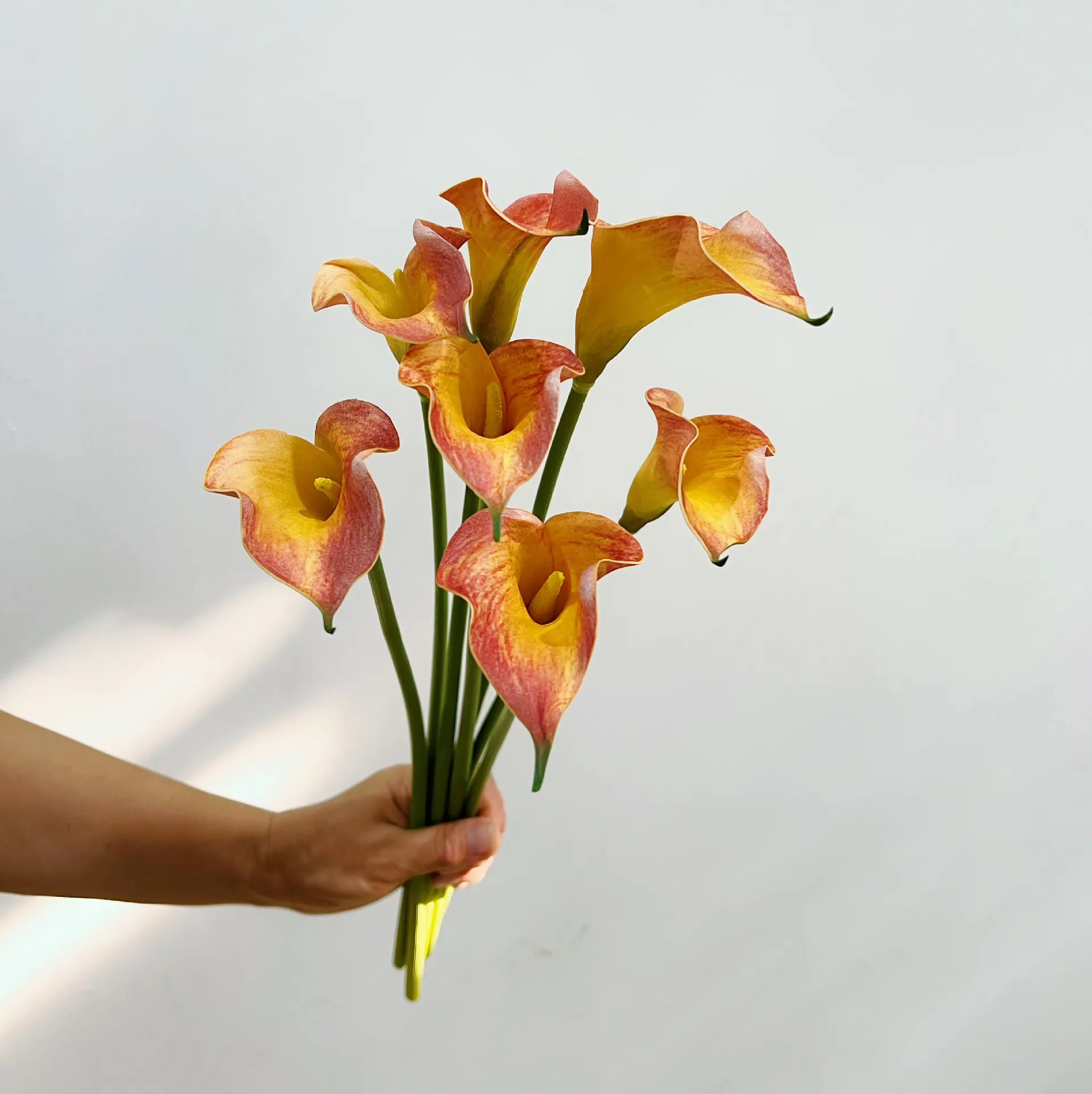 Artificial Calla Lily Flowers for Wedding Home Decoration - Single Stem Real Touch Faux Floral Arrangement Accessories Photography Props thumbnail 4