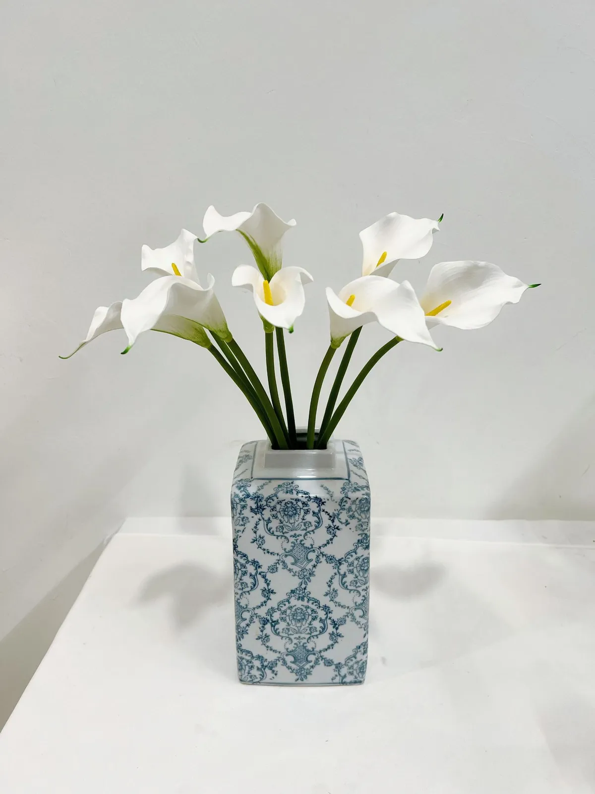 Artificial Calla Lily Flowers for Wedding Home Decoration - Single Stem Real Touch Faux Floral Arrangement Accessories Photography Props showcase 1