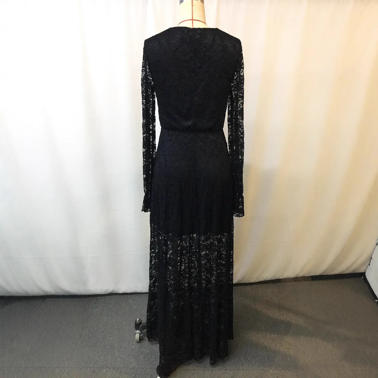 Women's Elegant Lace Long Dress - Square Neck Bell Sleeve Fashionable Spring Summer Autumn Party Dress for Ladies thumbnail 3