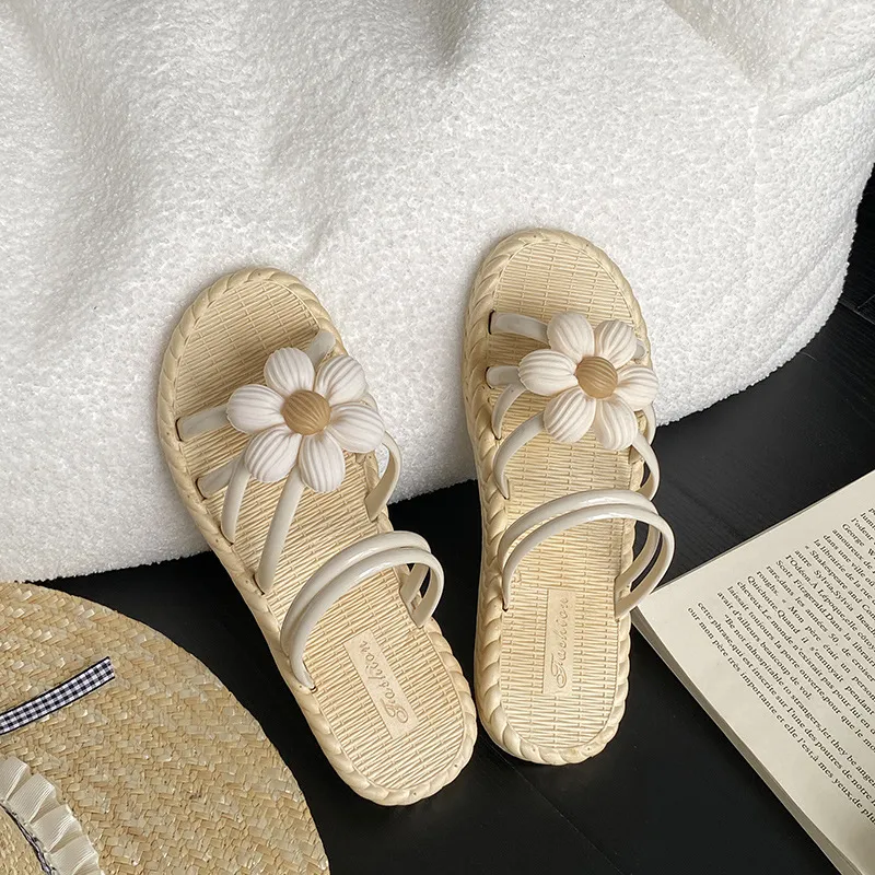Women's Fashion Straw Slippers Summer Beach Flip-Flops Ethnic Roman Style Two-Wear Sandals - Comfortable and Stylish Flower Design thumbnail 3